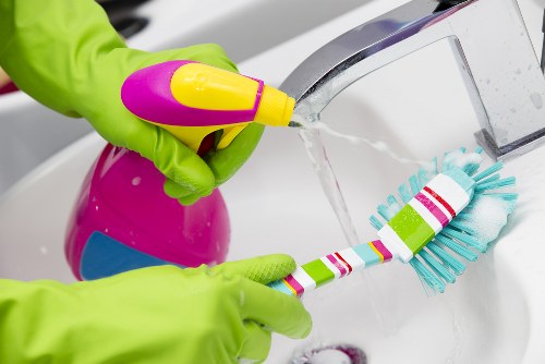 Upholstery cleaning process for a living room sofa in TW1