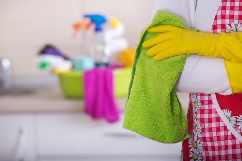 Professional upholstery cleaning for pet stains in TW1