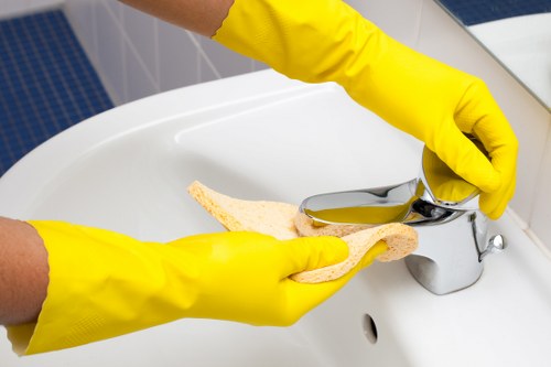 Local gutter maintenance for homes and commercial premises in TW1